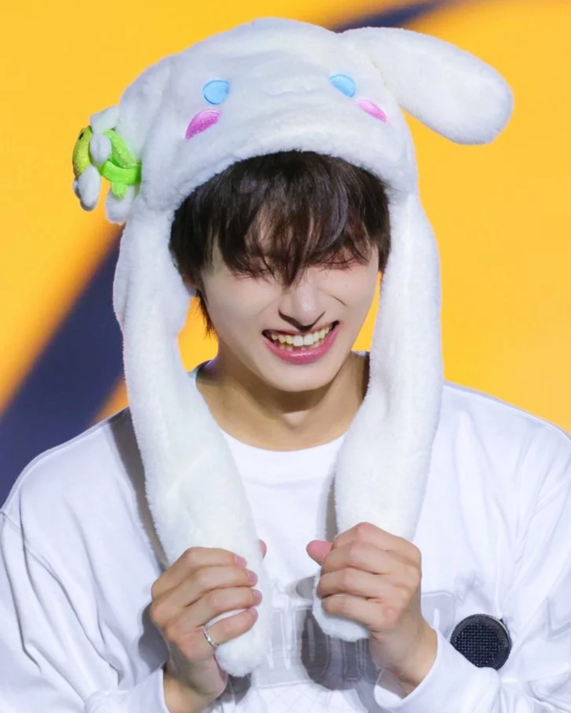 bunny hat (2) Jun SEVENTEEN White Bunny Ear Plush Hat